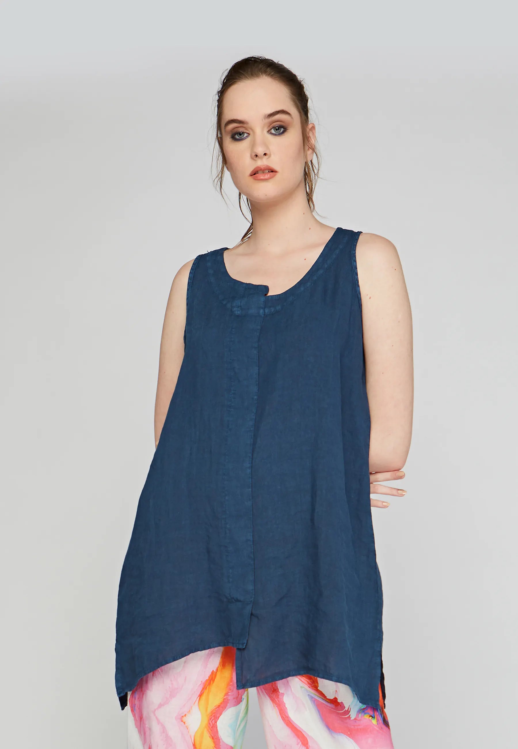 MEADOW Asymmetrical linen top