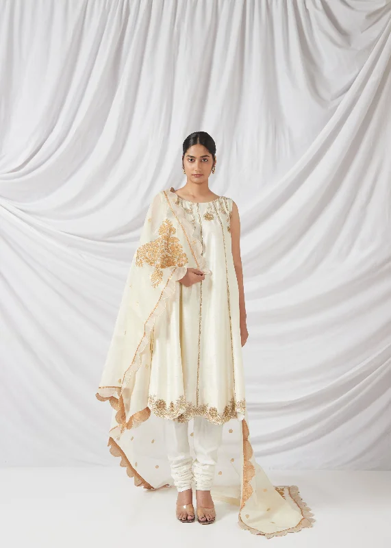 Gulabi Salwar Set In Off-White