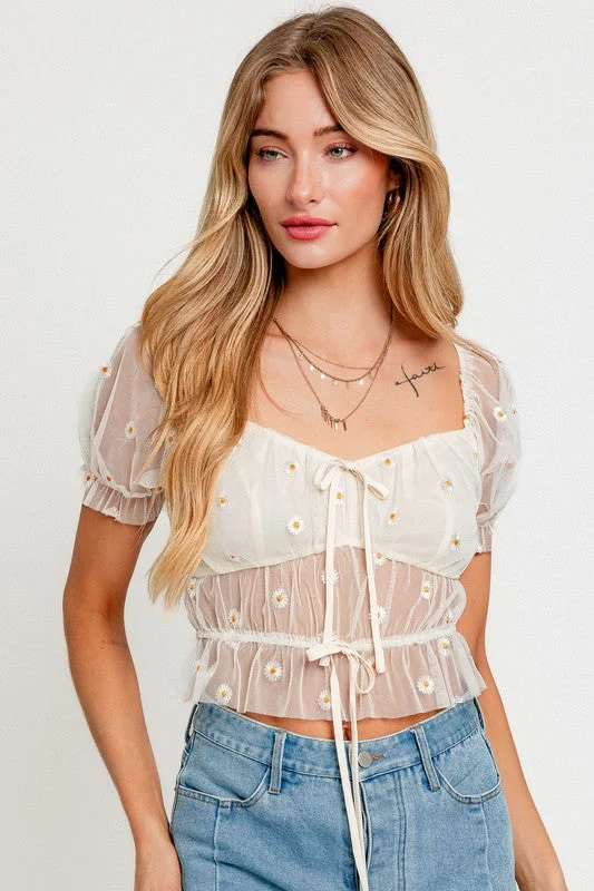 Daisy Short Sleeve Ruched Crop Top