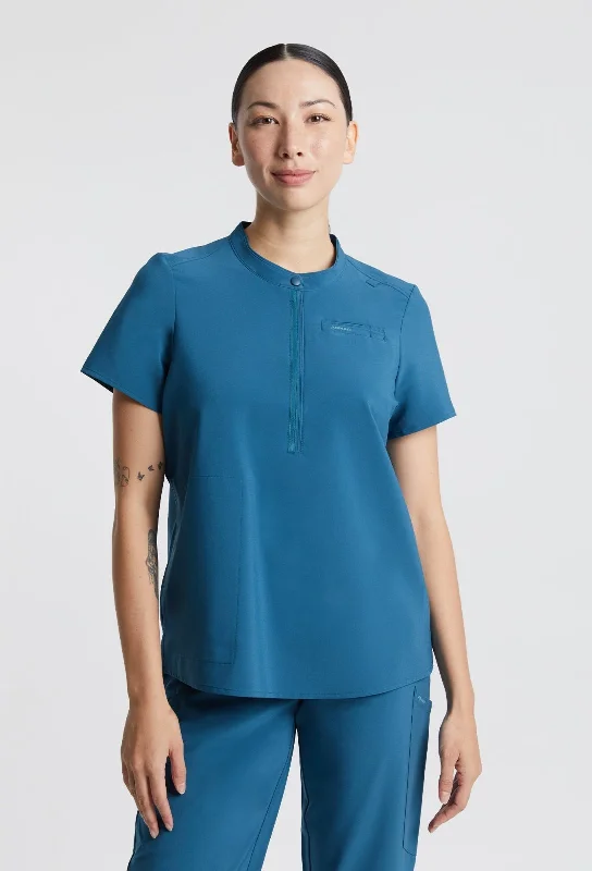 Susie 2 Pocket Scrub Top